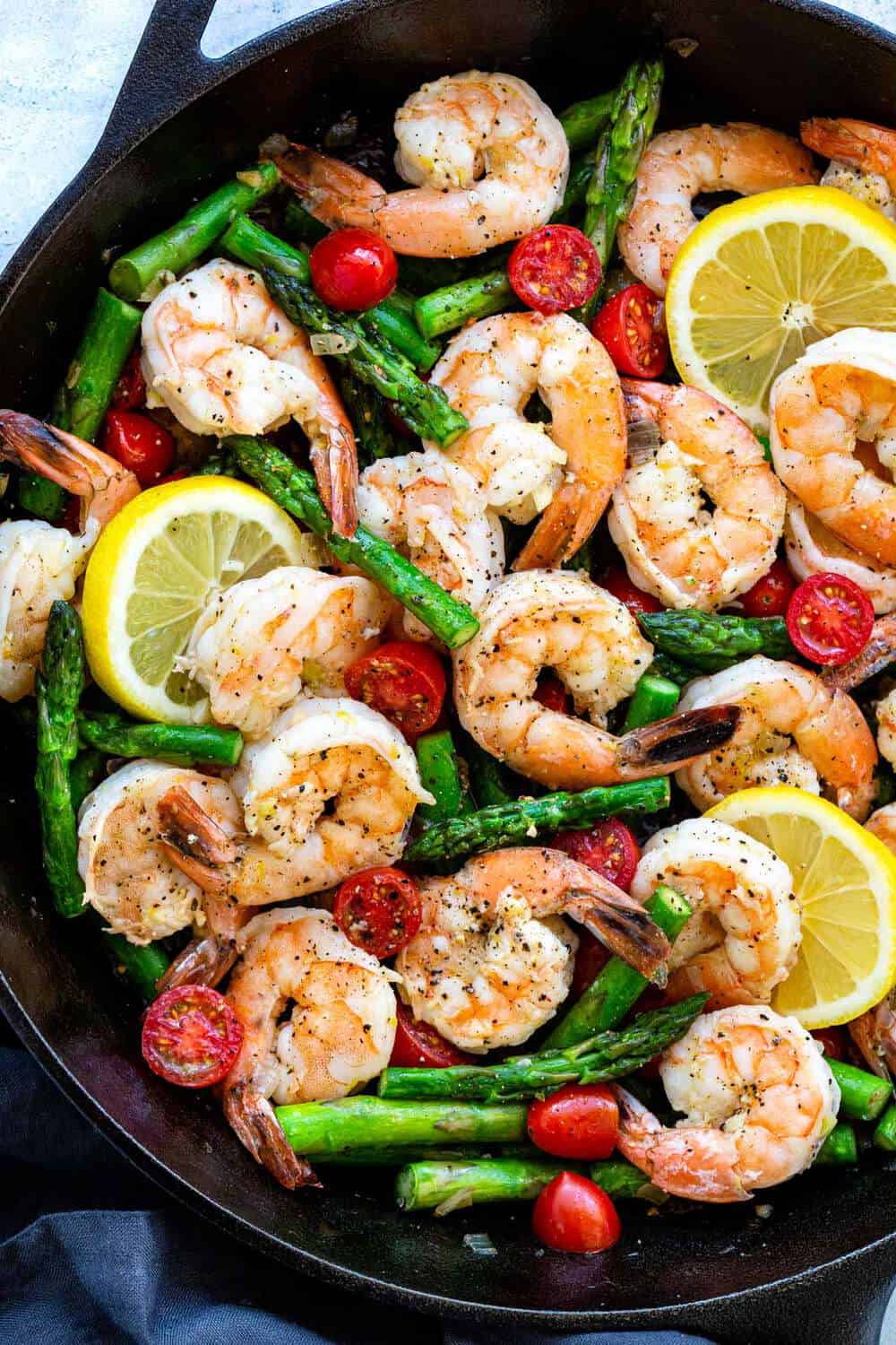 lemon-garlic-shrimp-asparagus-skillet-