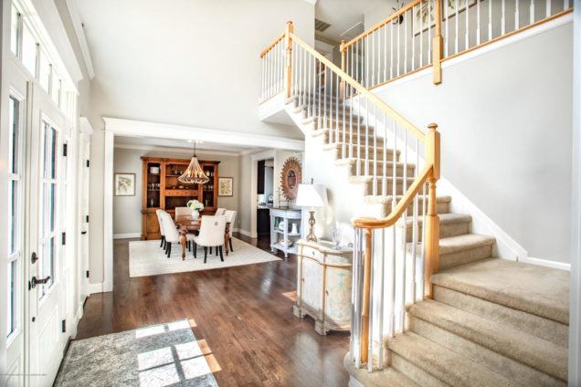 2098 Overbrook Drive Wall